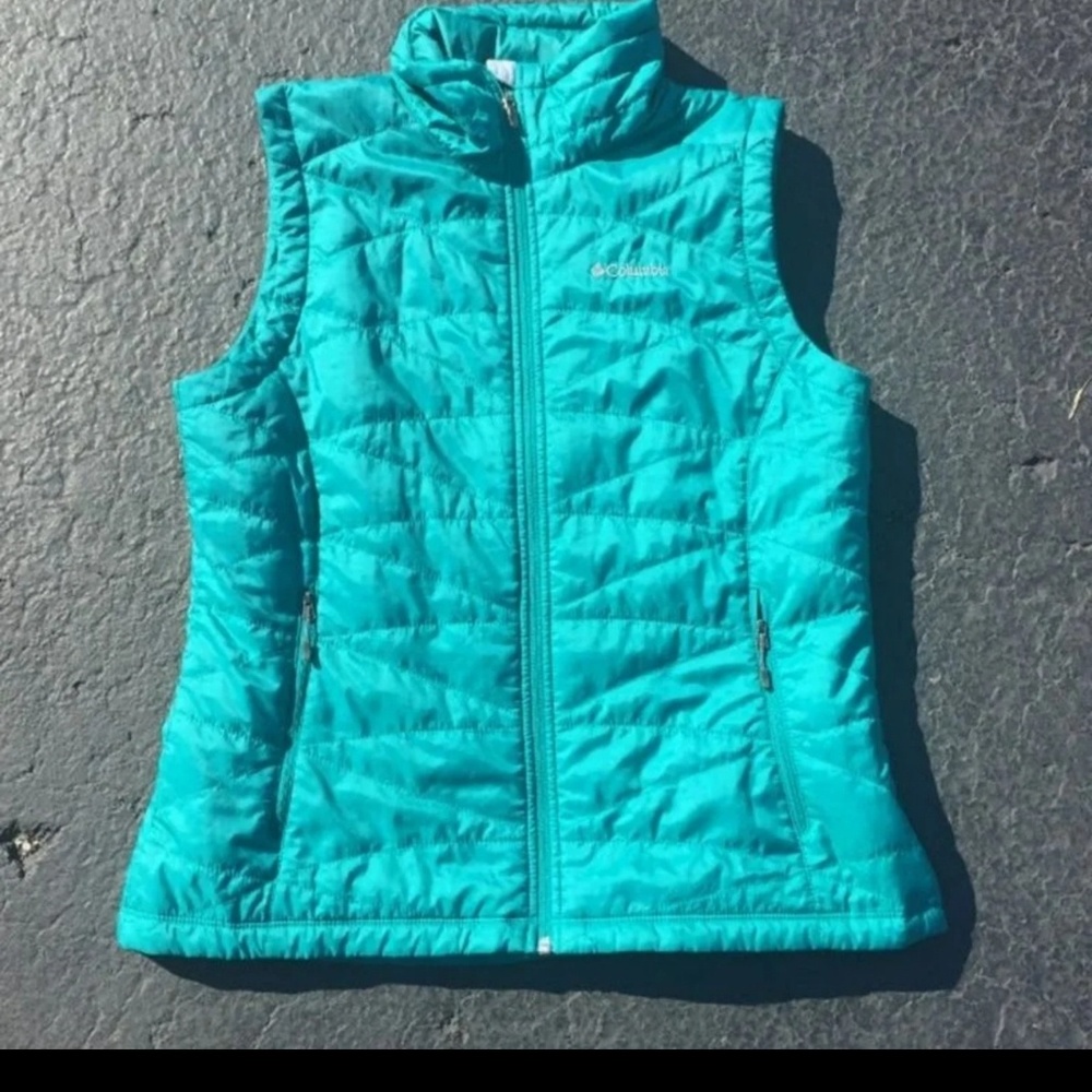 SOLD- Columbia winter vest XL